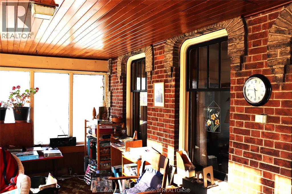 171 Talbot STREET West - 10