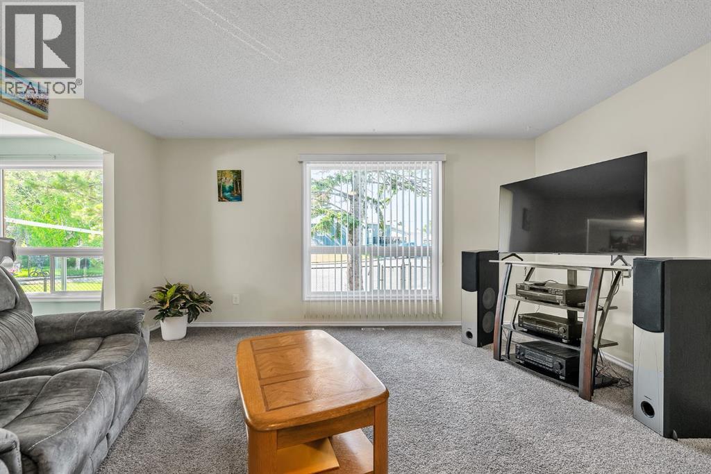 173 Margate Close NE - 4