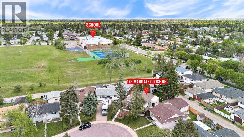 173 Margate Close NE - 28