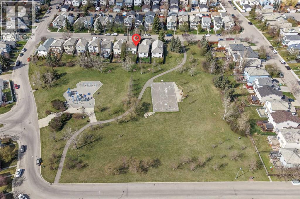 31 Mt Aberdeen Grove SE, McKenzie Lake, Calgary photo 4