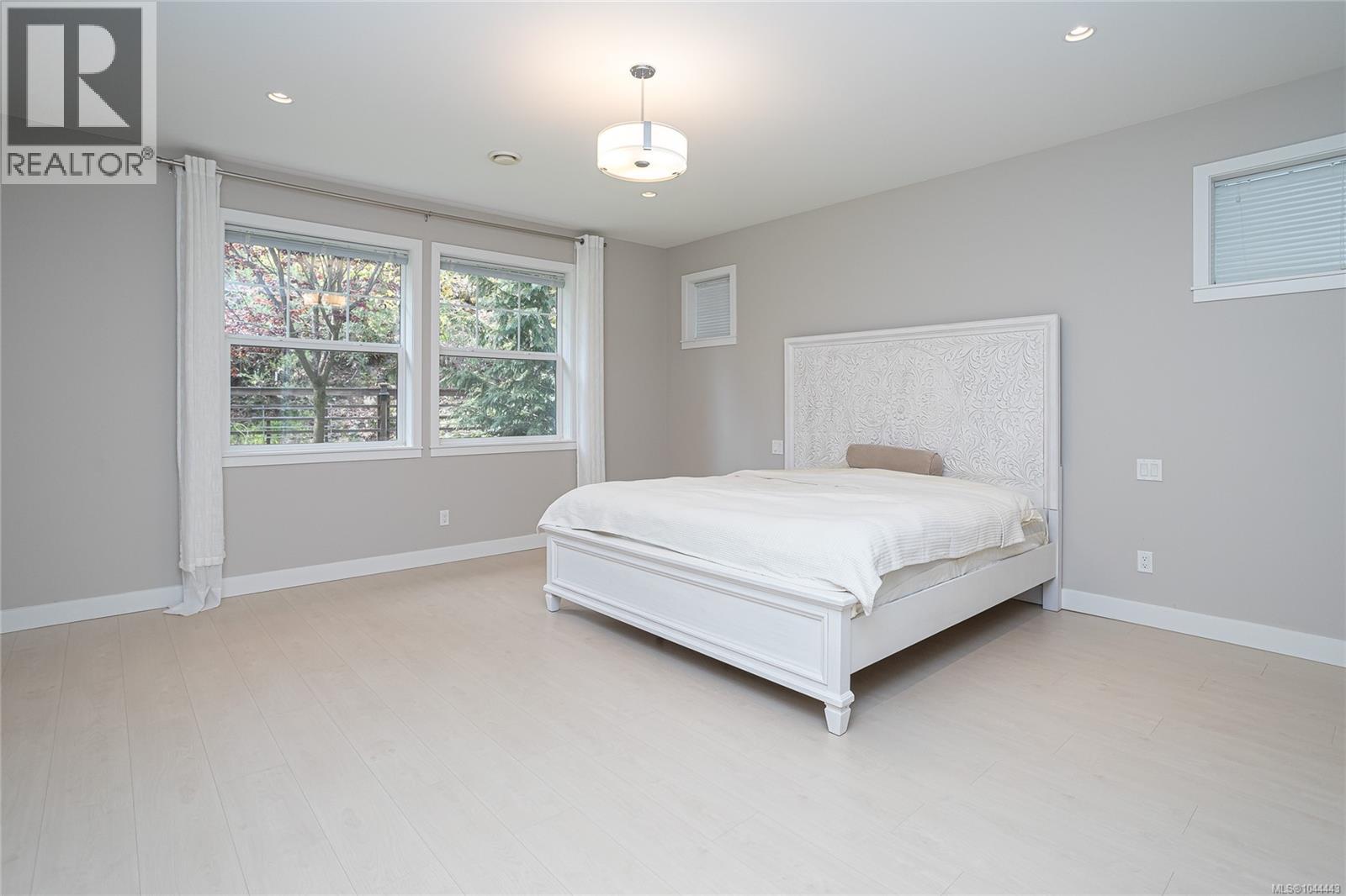 912 Randall Pl - 12