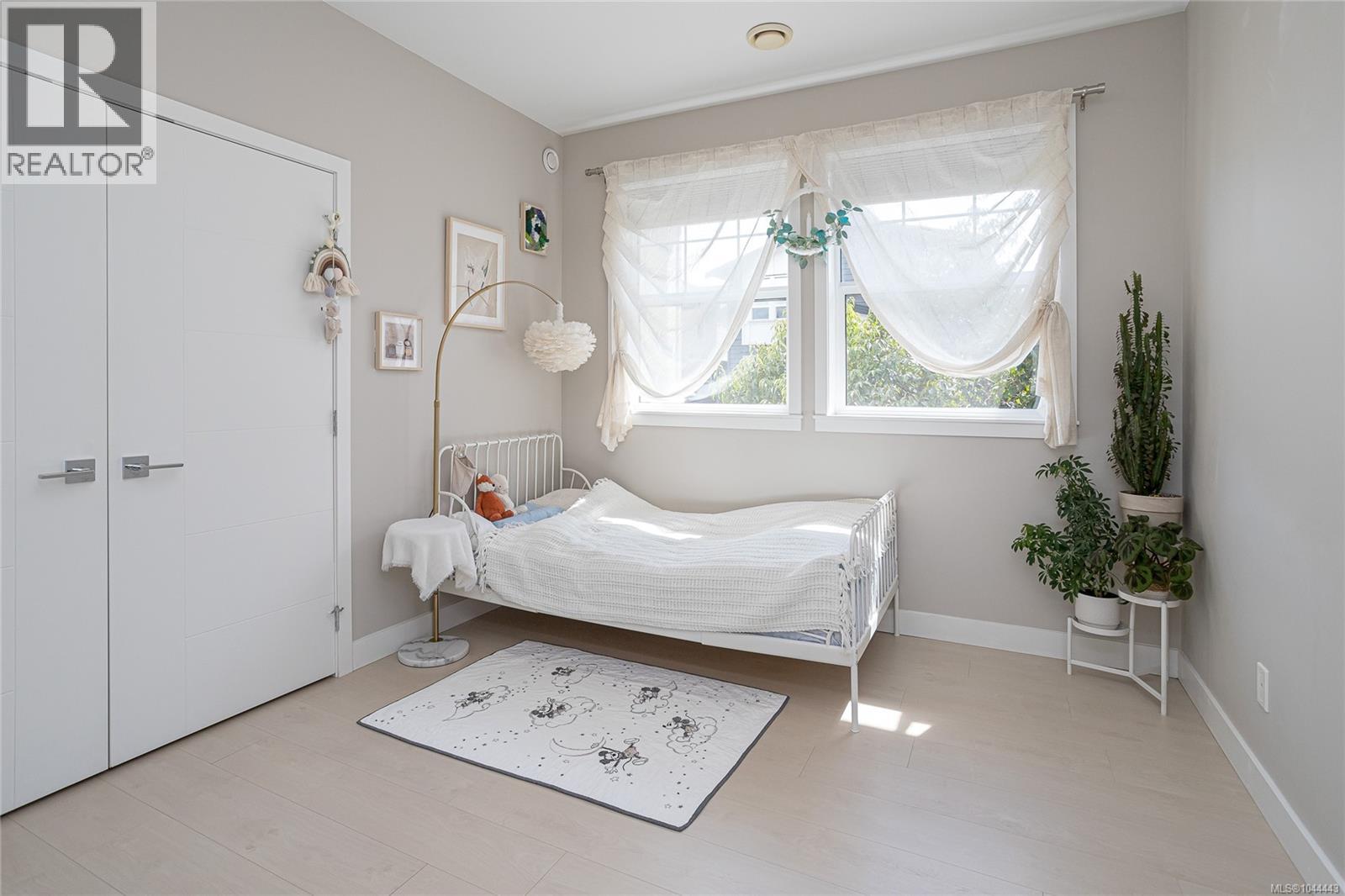 912 Randall Pl - 17