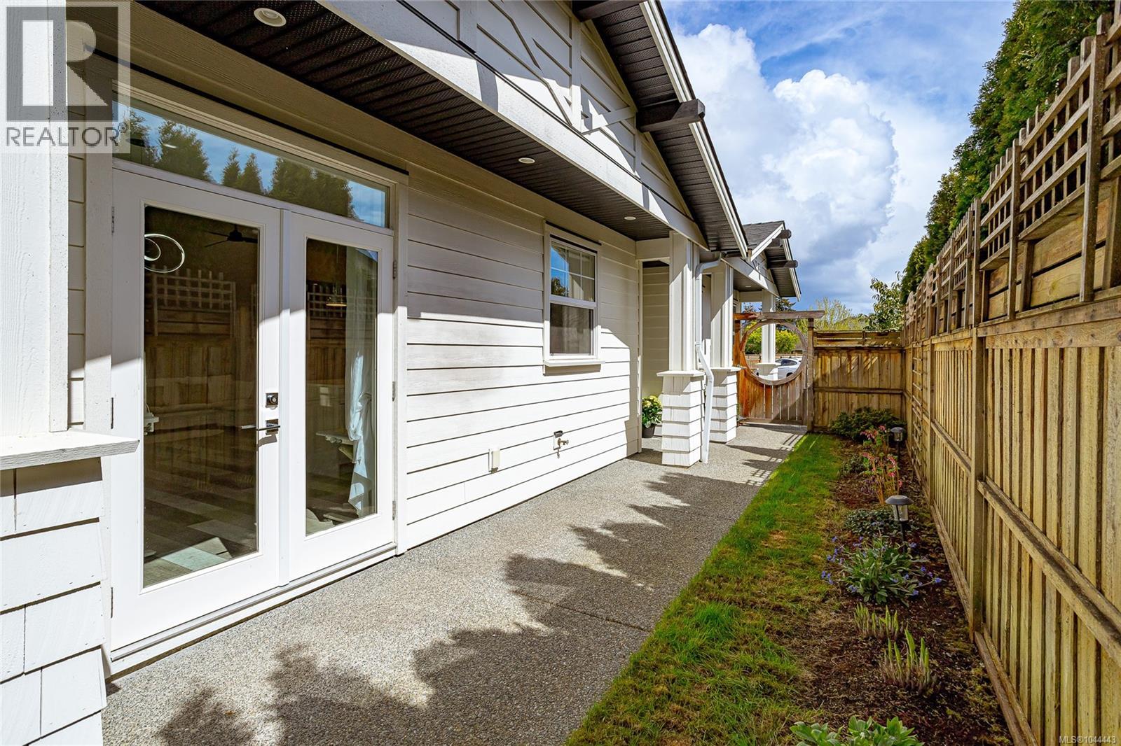 912 Randall Pl - 28