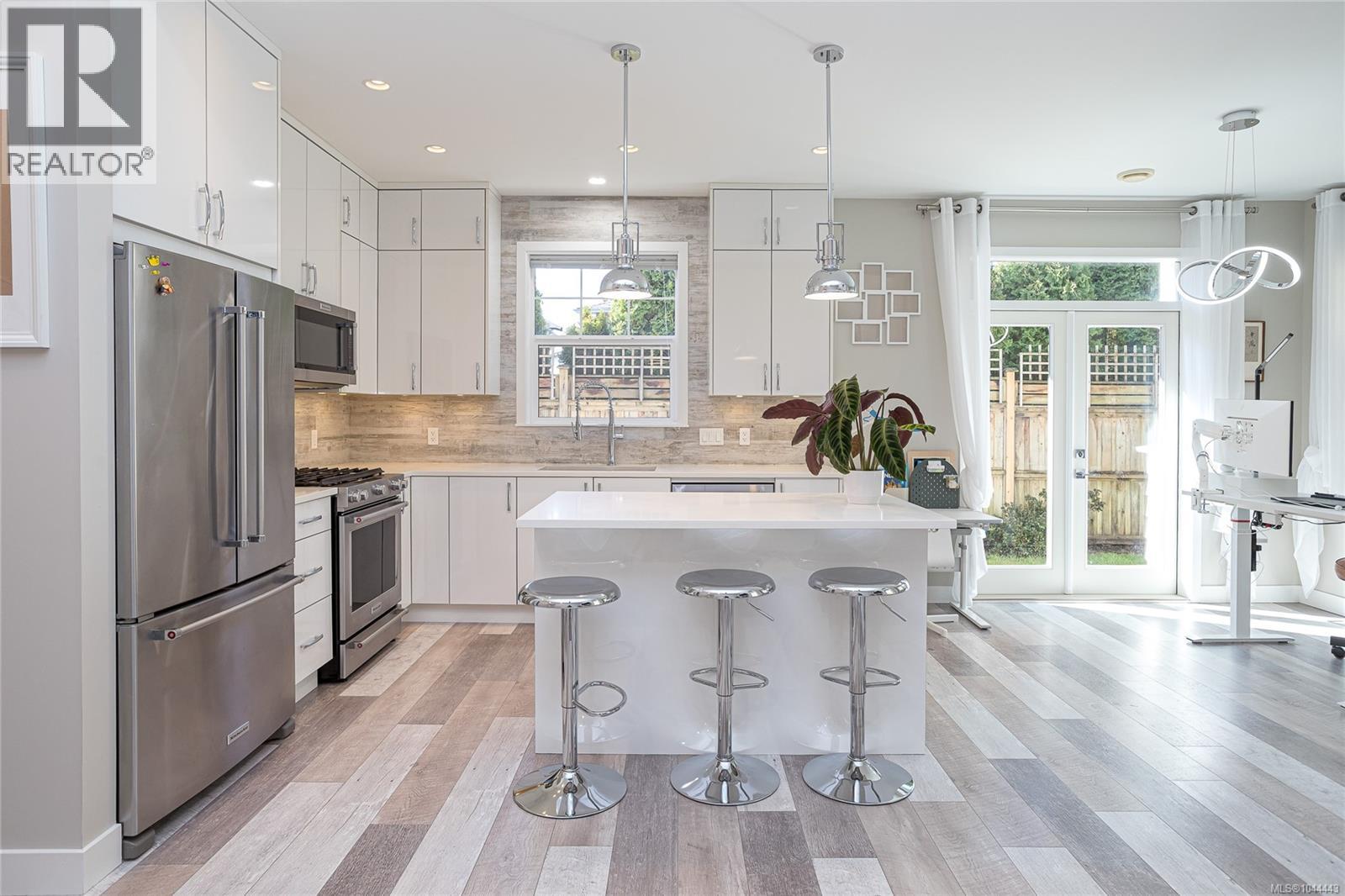 912 Randall Pl - 9