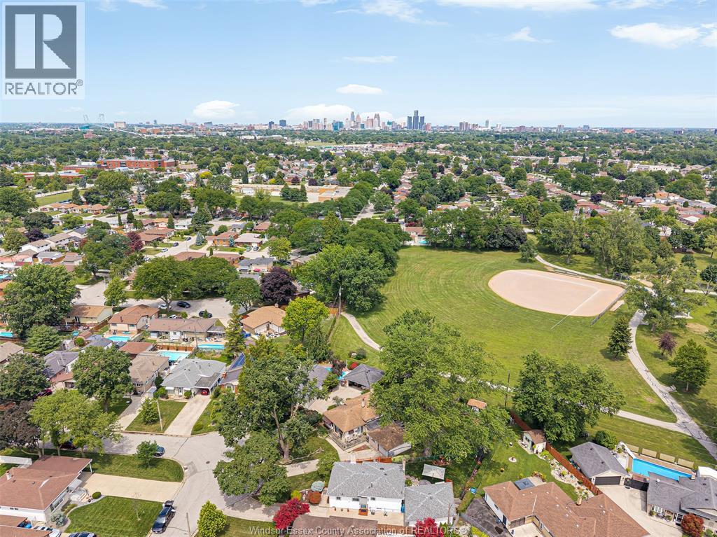 1664 GREENVIEW CRESCENT - 26