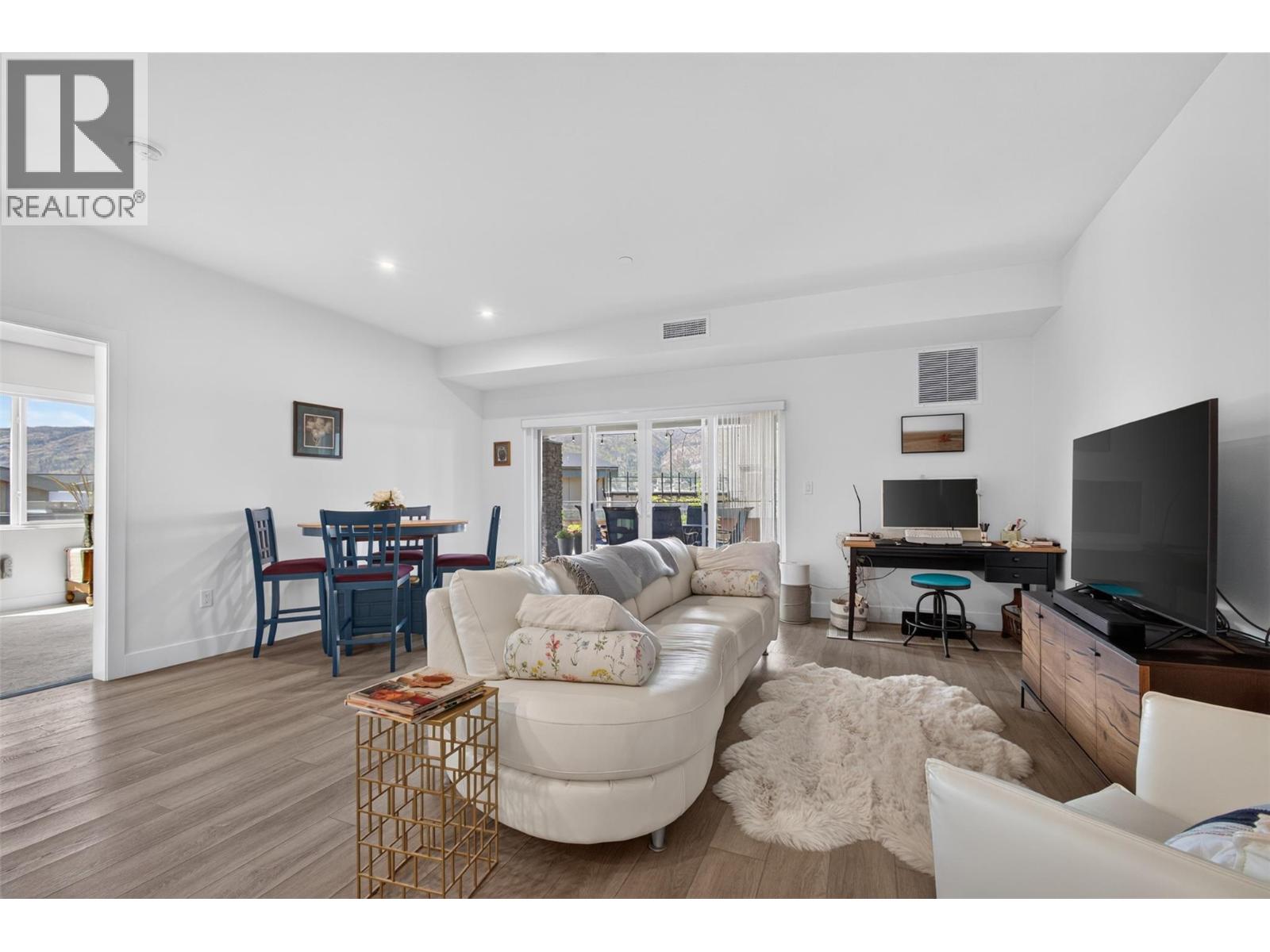 101 3434 Mckinley Beach Drive, Kelowna