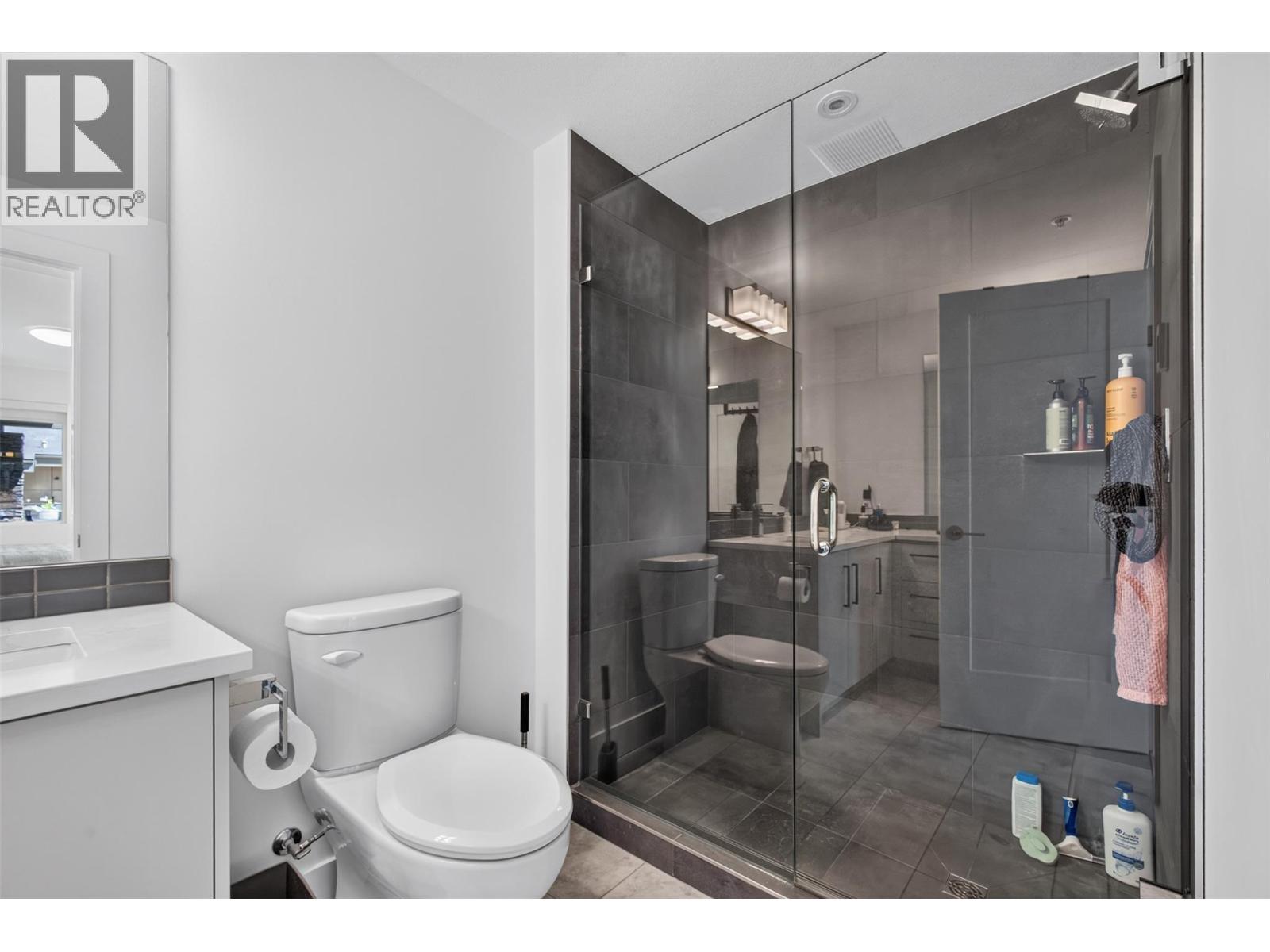 101 3434 Mckinley Beach Drive, Kelowna