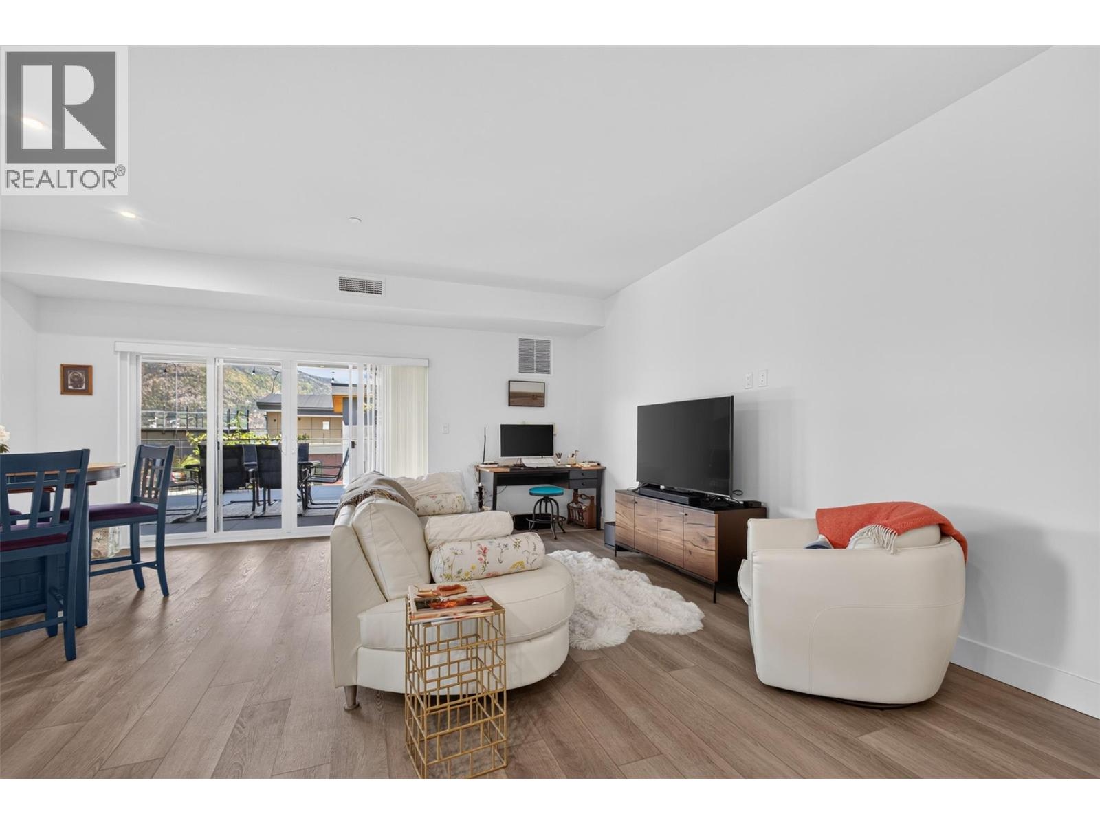 101 3434 Mckinley Beach Drive, Kelowna