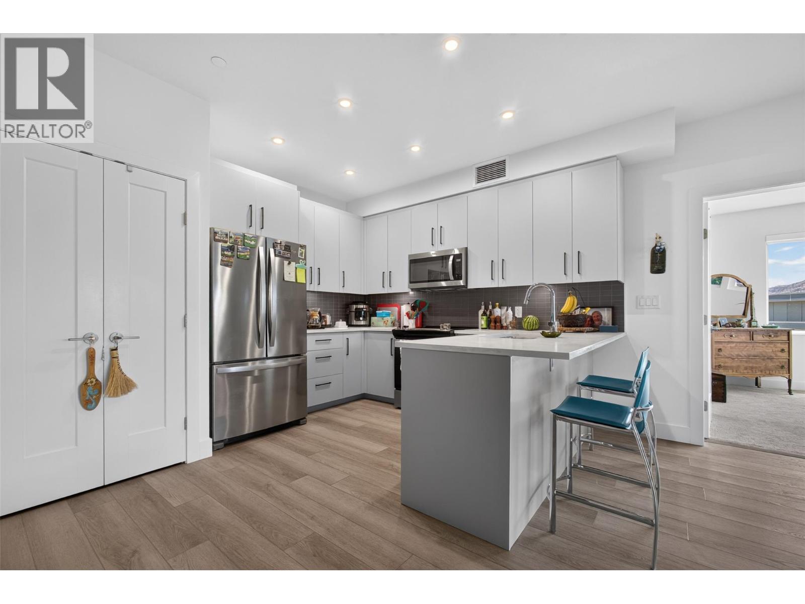 101 3434 Mckinley Beach Drive, Kelowna