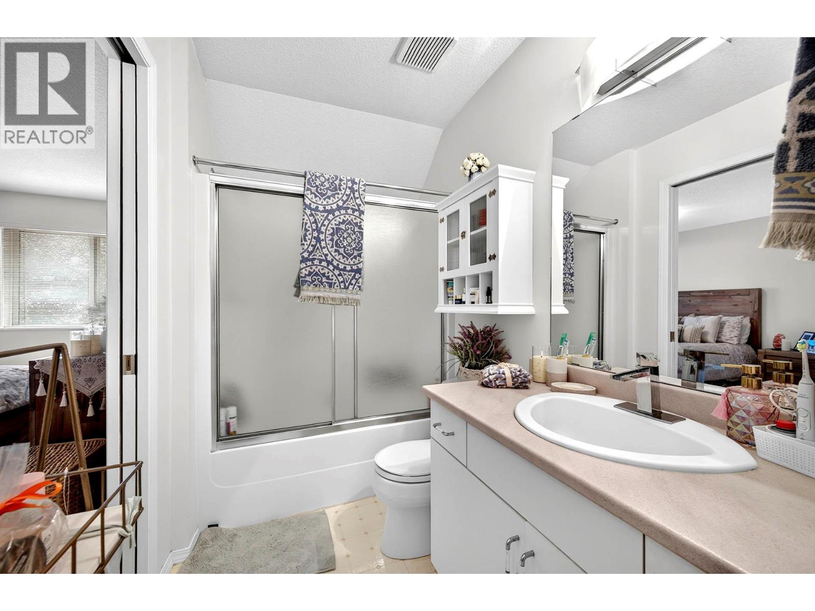 #6 2084 Robson Place - 25