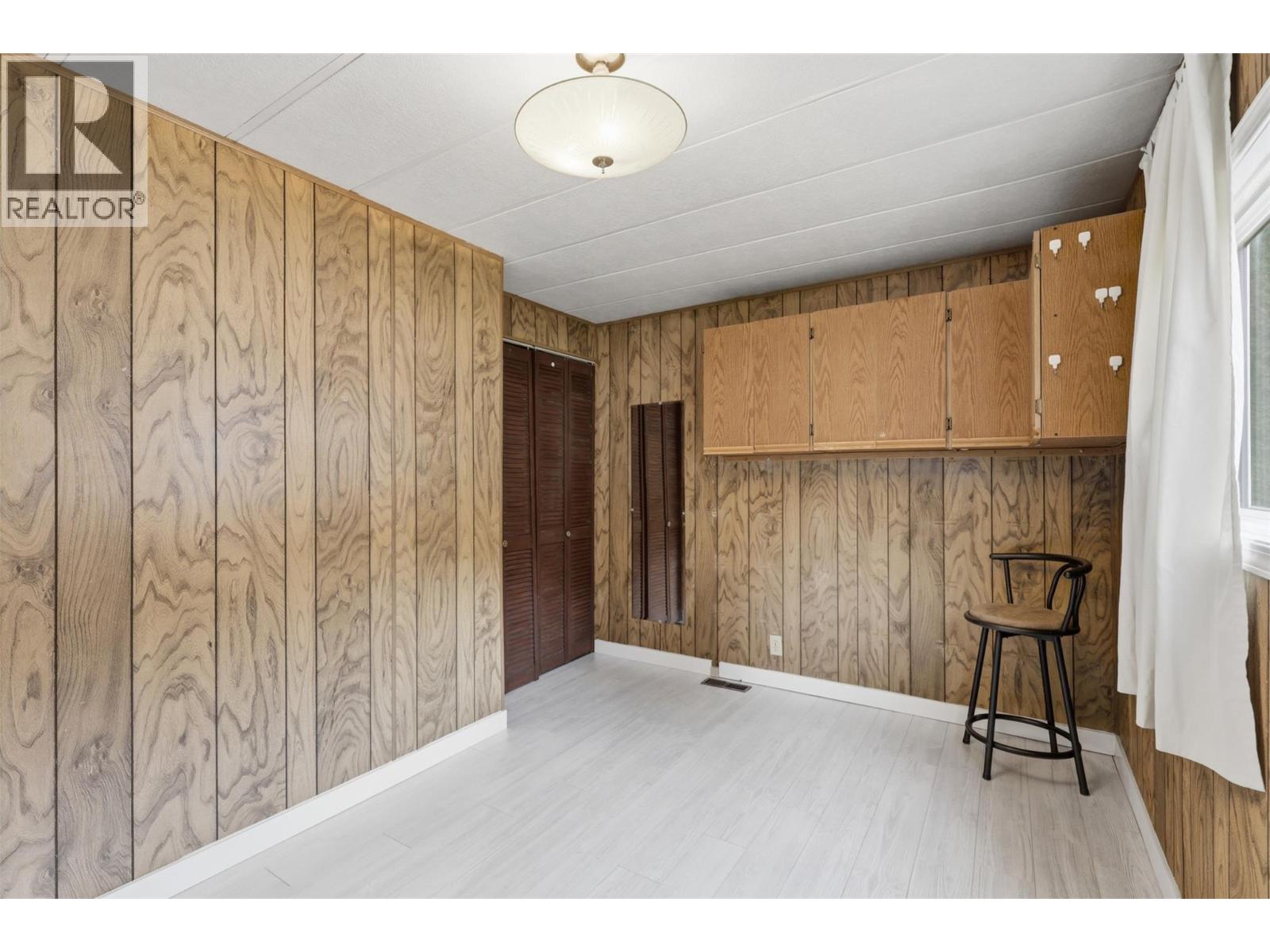 #32 2401 ORD Road - 16