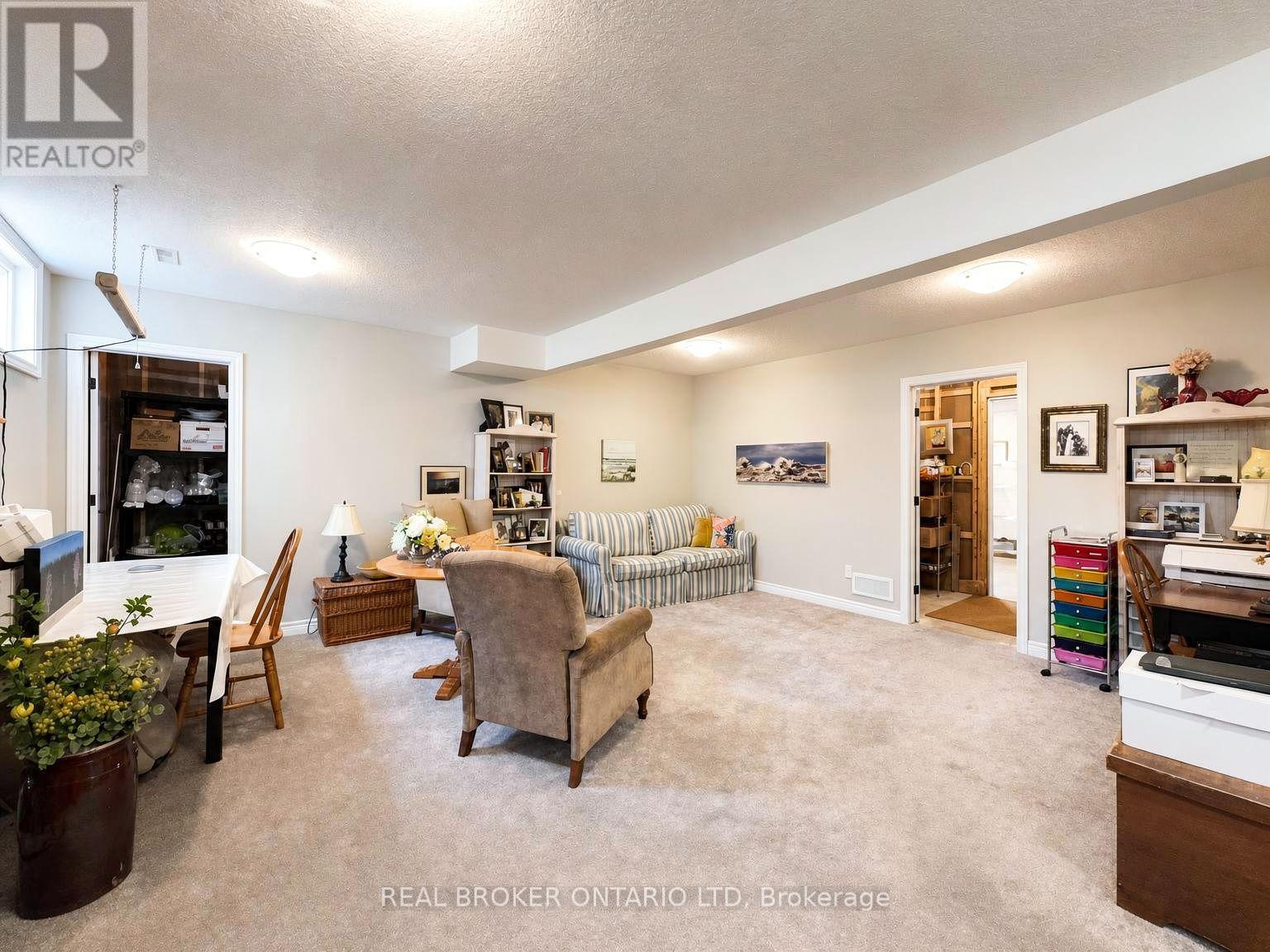 214 EMERY STREET - 28