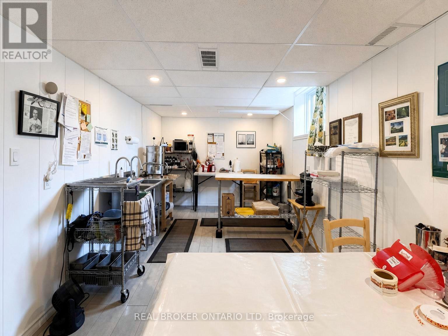 214 EMERY STREET - 30