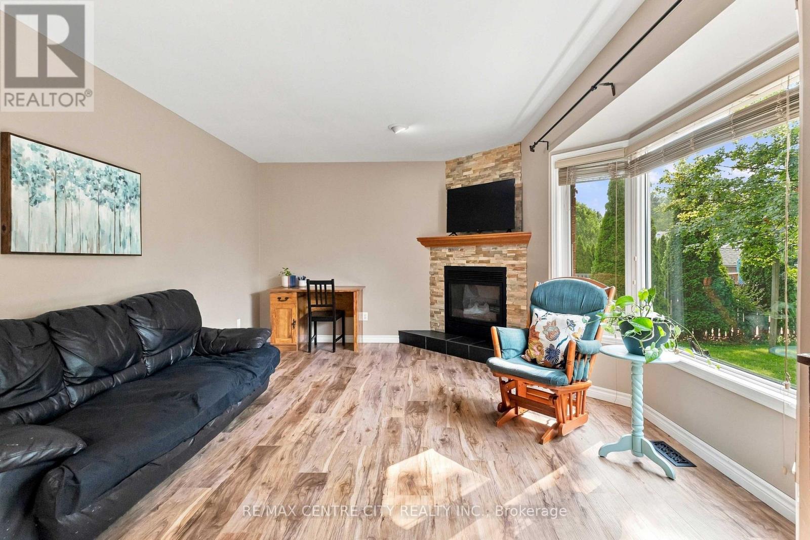 26 OLDEWOOD CRESCENT - Image 24