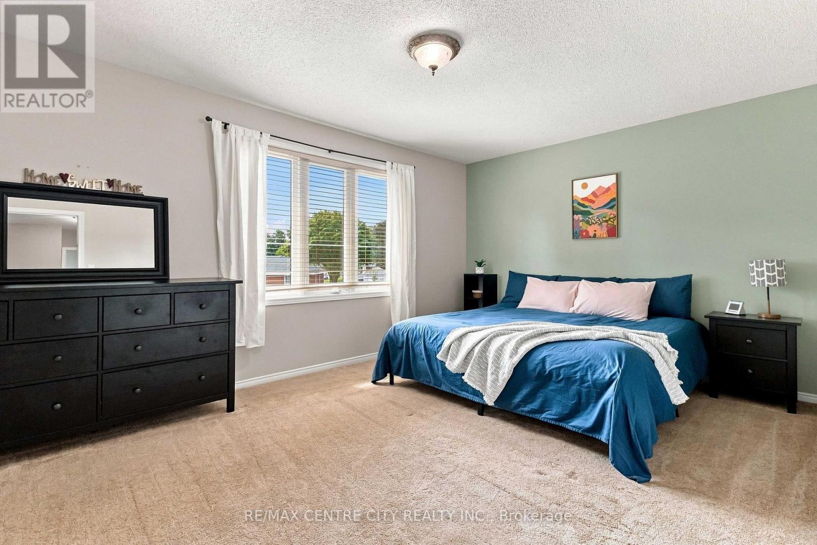 26 OLDEWOOD CRESCENT - Image 30