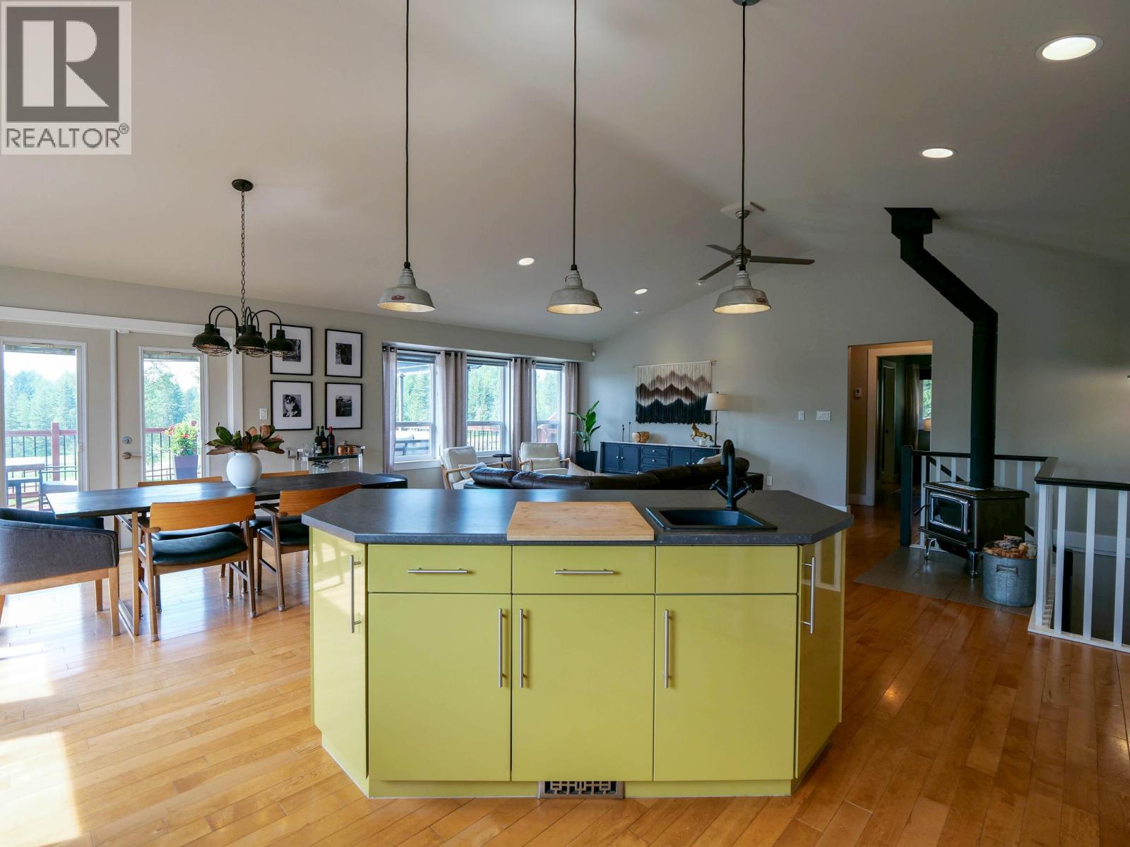 2060 HENDRY ROAD - 12