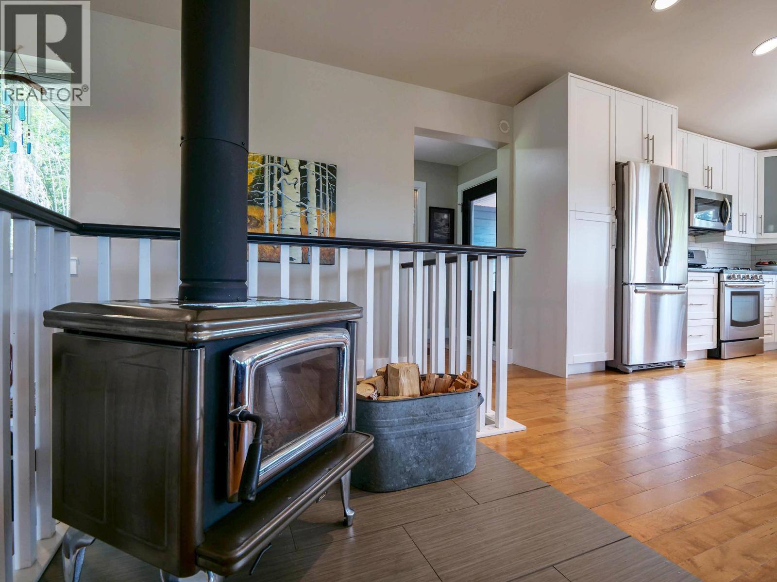2060 HENDRY ROAD - 13