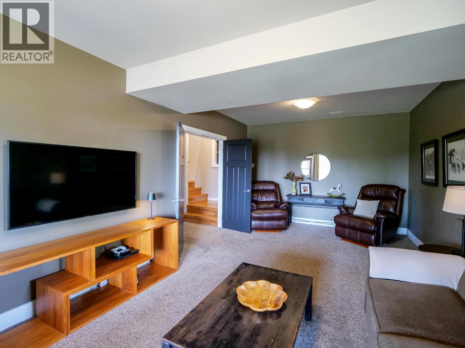 2060 HENDRY ROAD - 22