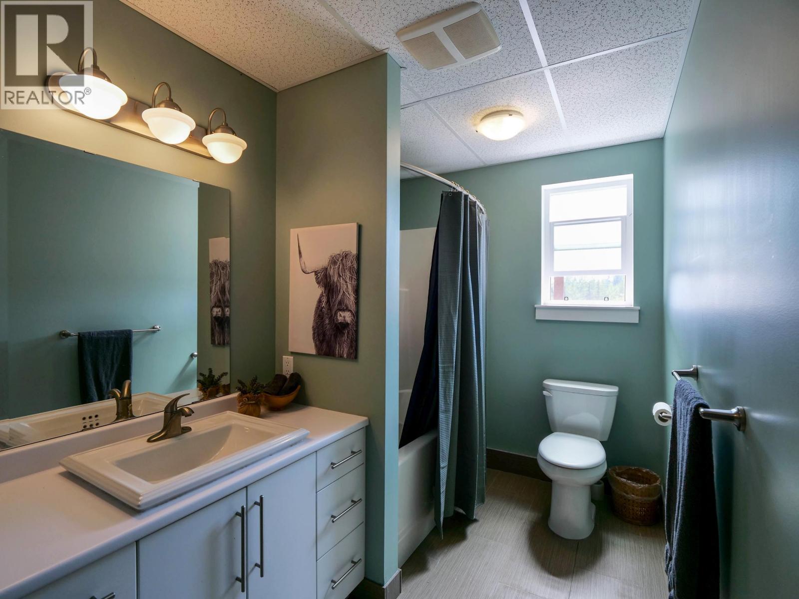 2060 HENDRY ROAD - 23