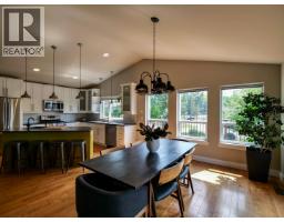 2060 Hendry Road, Quesnel, BC V2J5G9 Photo 15