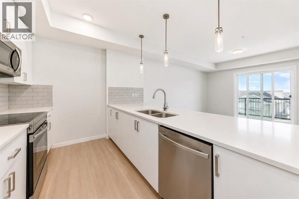 #1304 33 CARRINGHAM Gate NW - 11