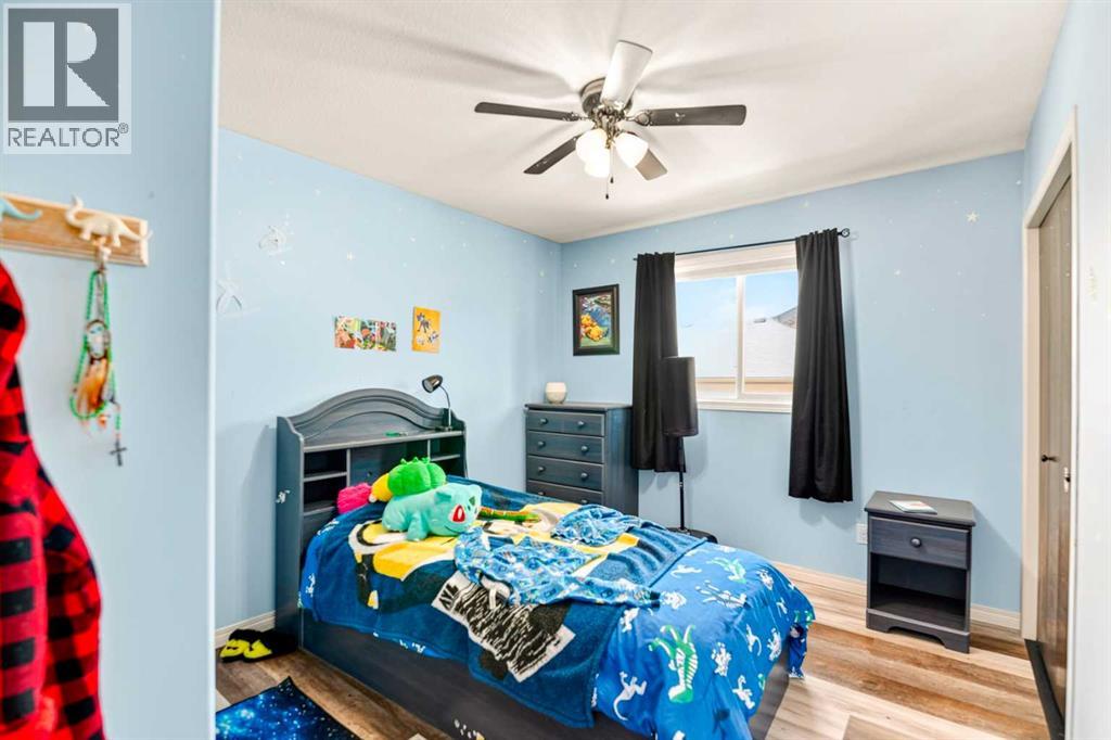 8 Iron Wolf Ridge, Lacombe