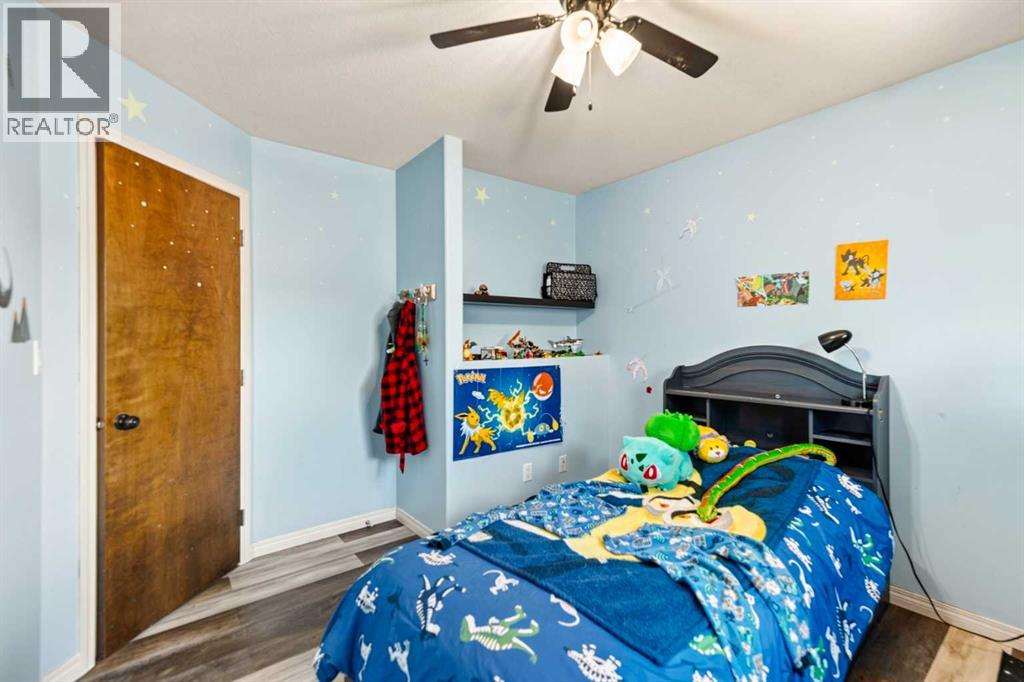 8 Iron Wolf Ridge, Lacombe
