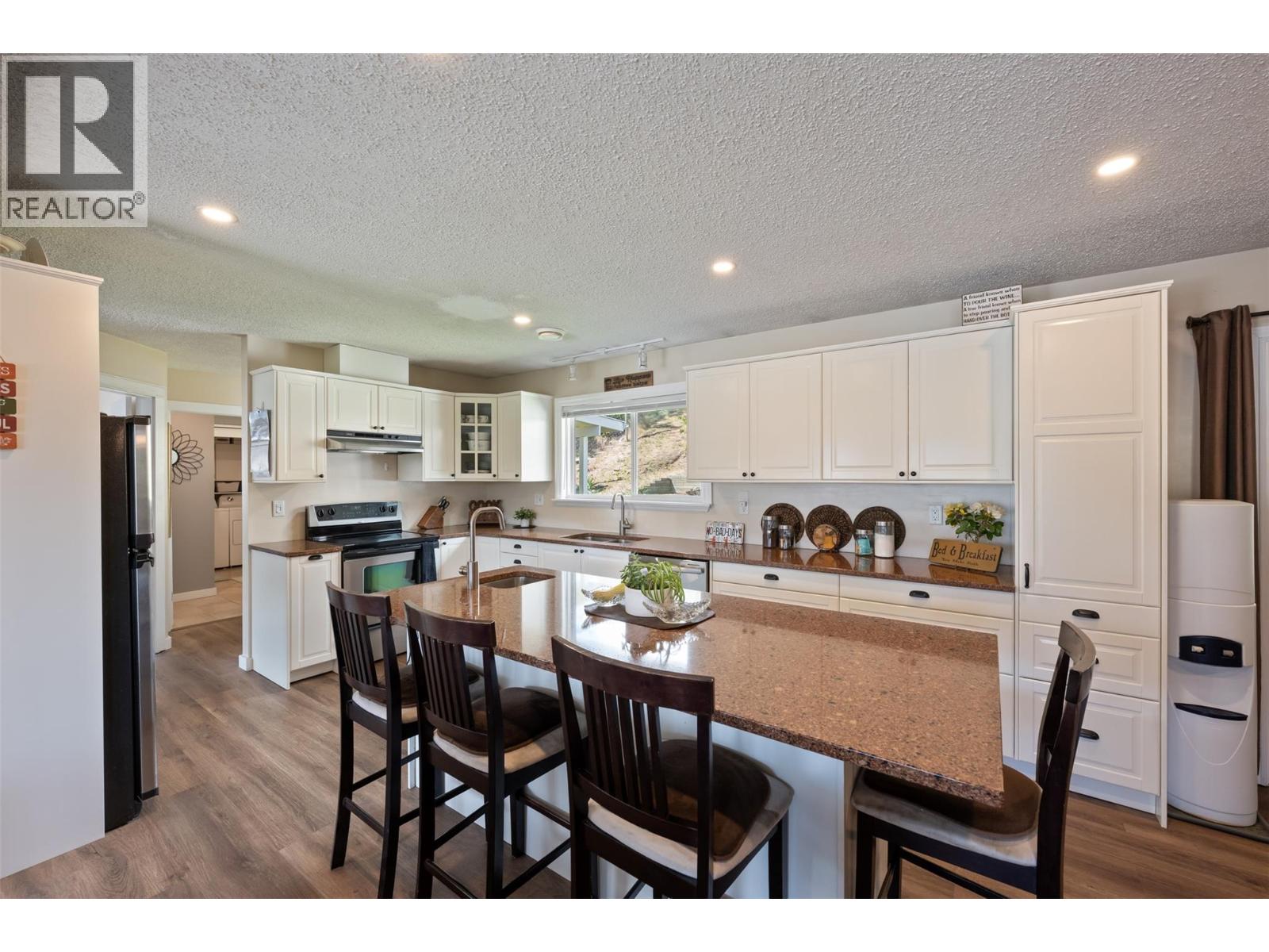 465 Pineview Drive - 4