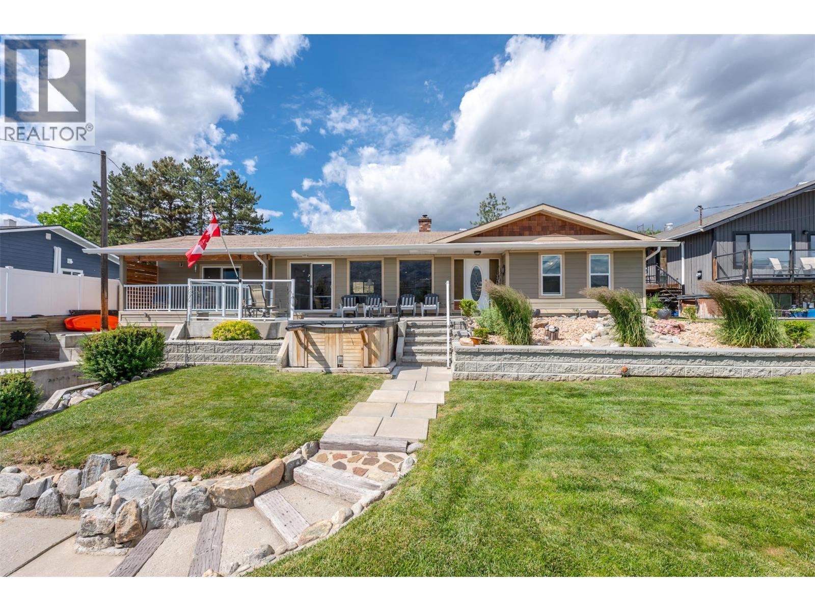 465 Pineview Drive - 1