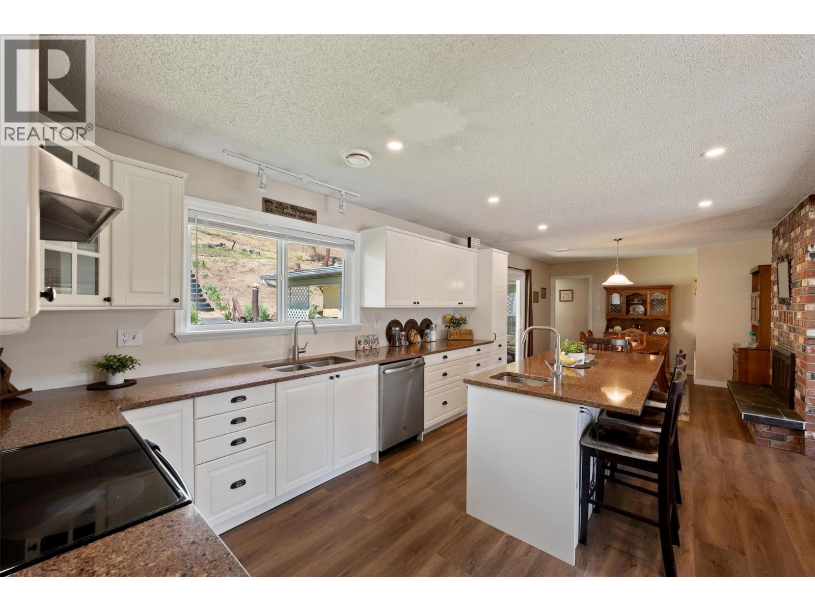 465 Pineview Drive - 8