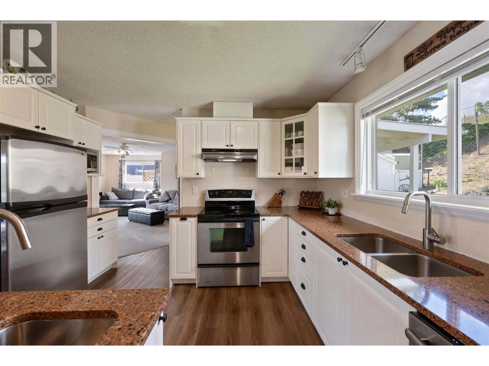 465 Pineview Drive - 7