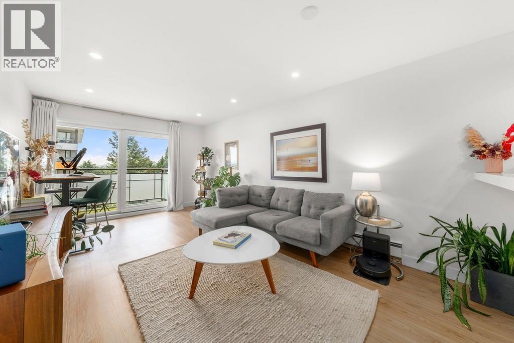 312 360 E 2ND STREET, North Vancouver