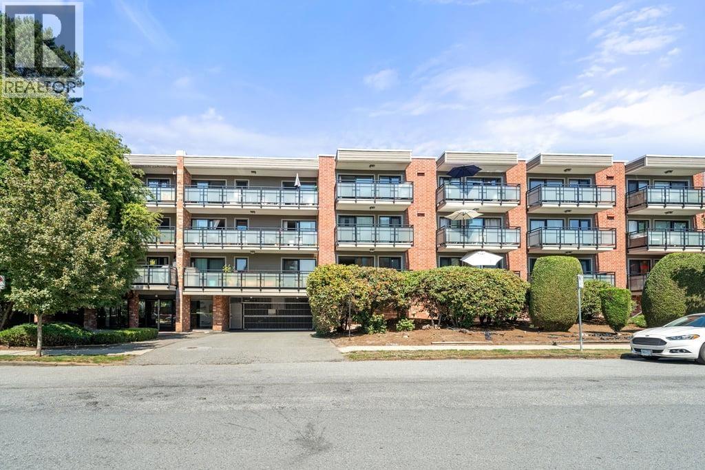 312 360 E 2ND STREET, North Vancouver