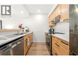 312 360 E 2nd Street, North Vancouver, BC V7L4N6 Photo 9