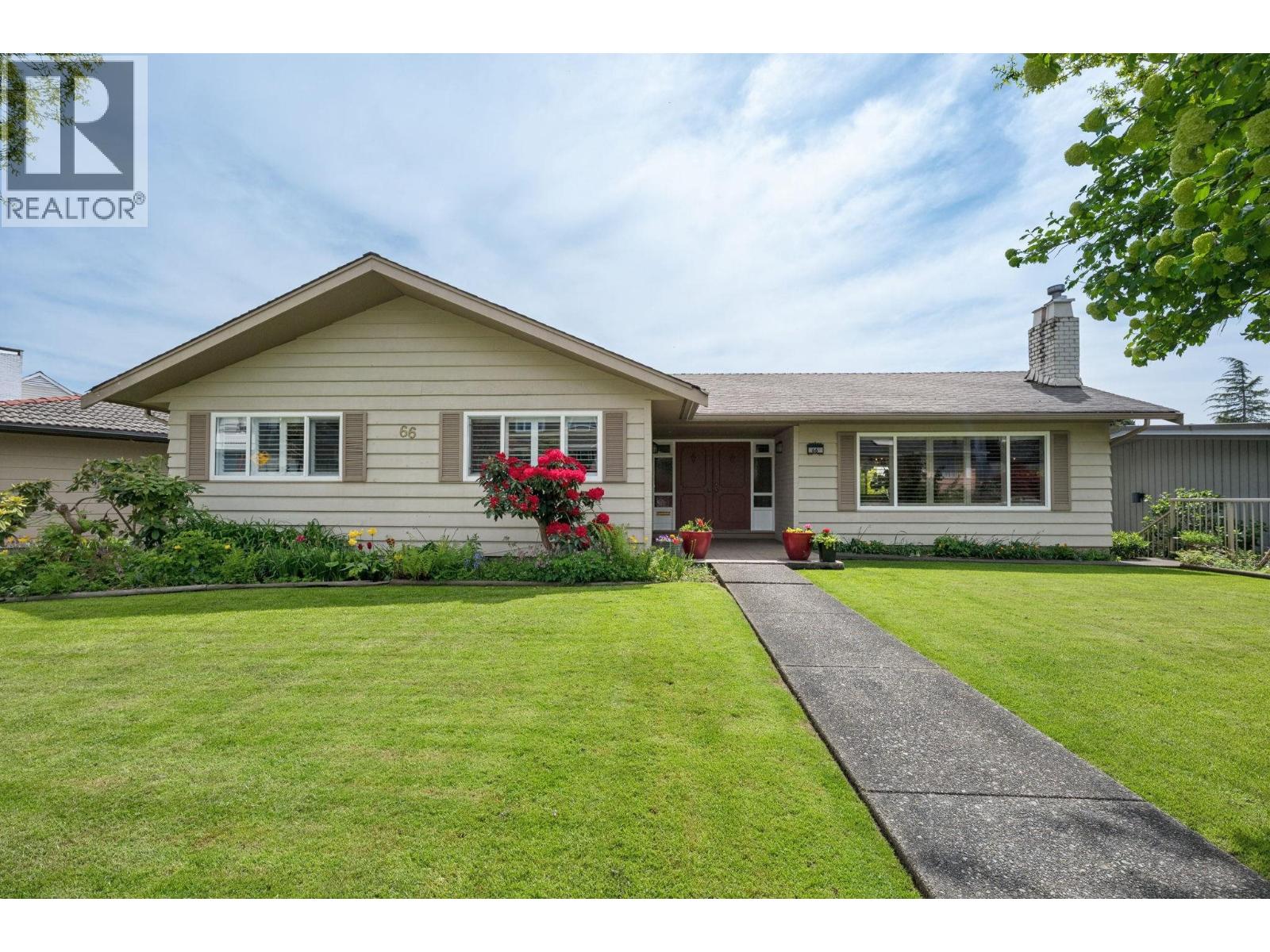 66 COURTNEY CRESCENT
