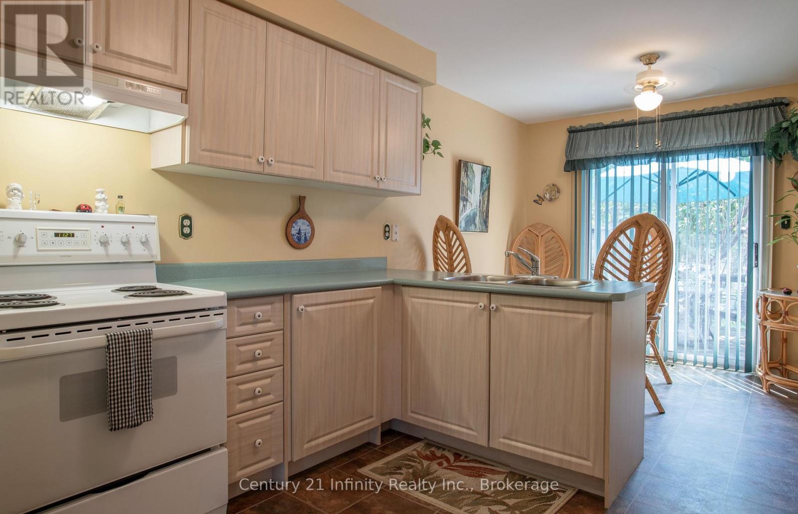 1589 FIELDGATE DRIVE - Image 11