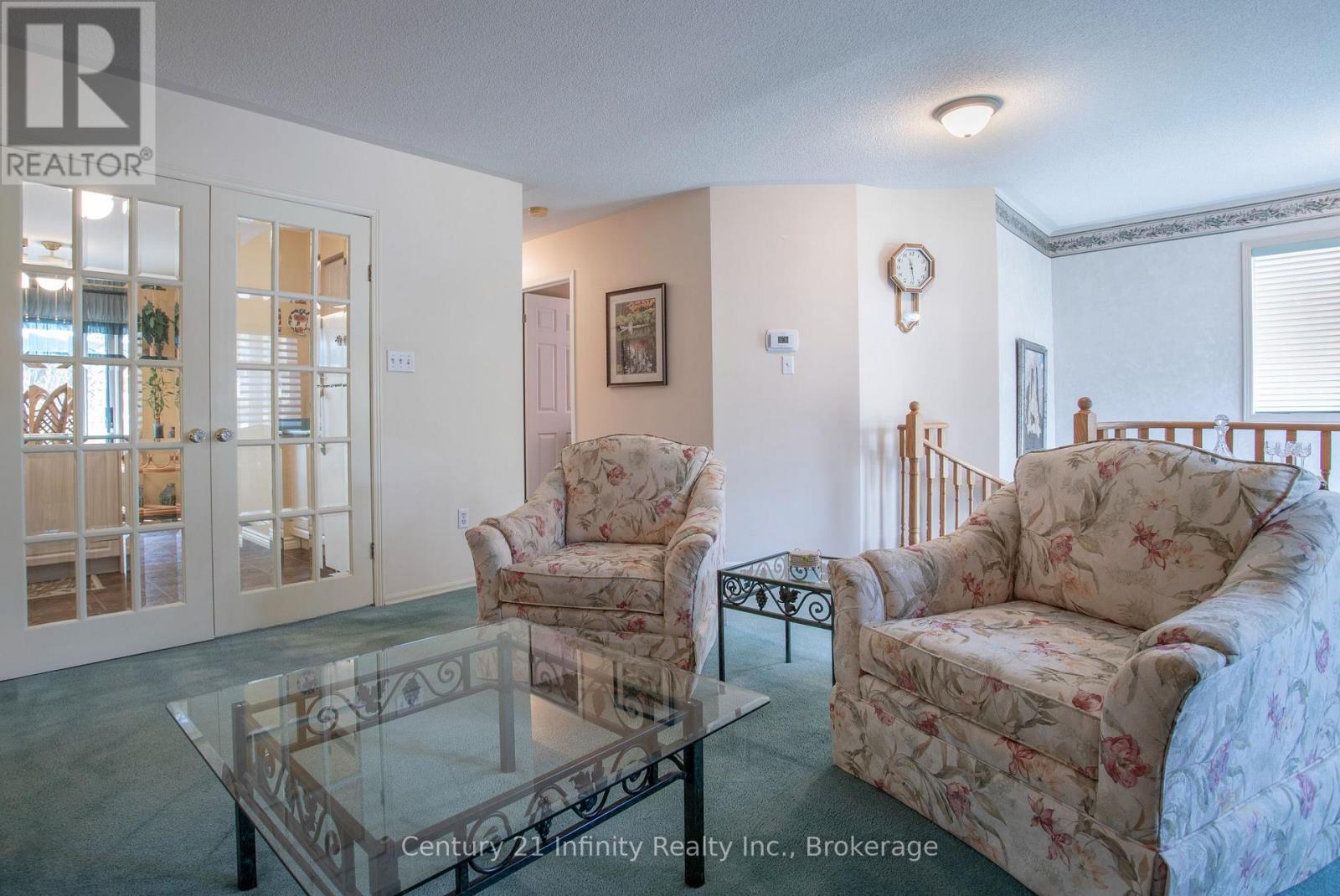 1589 FIELDGATE DRIVE - Image 9