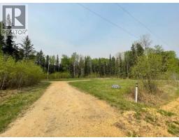 851 Wolf Trail, Sandy Lake, AB T0G2K0 Photo 10