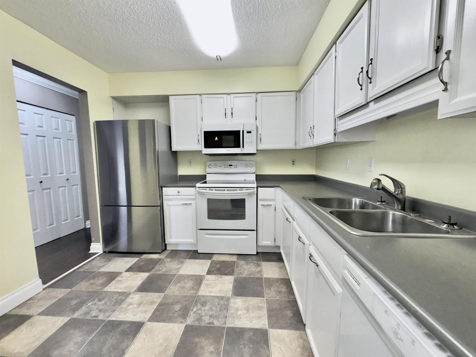 104 33490 COTTAGE LANE, Abbotsford