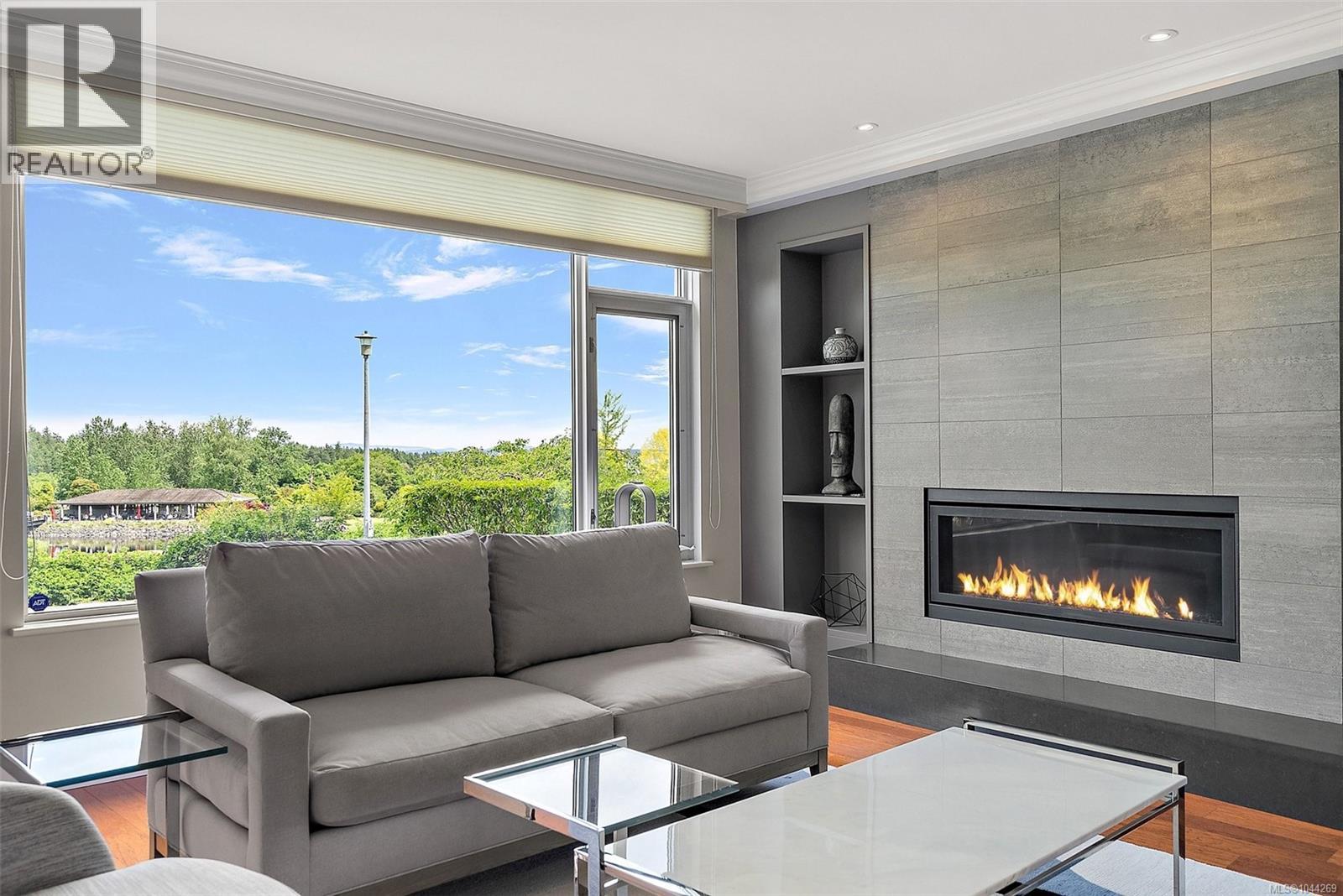 5330 Sayward Hill Cres - 6