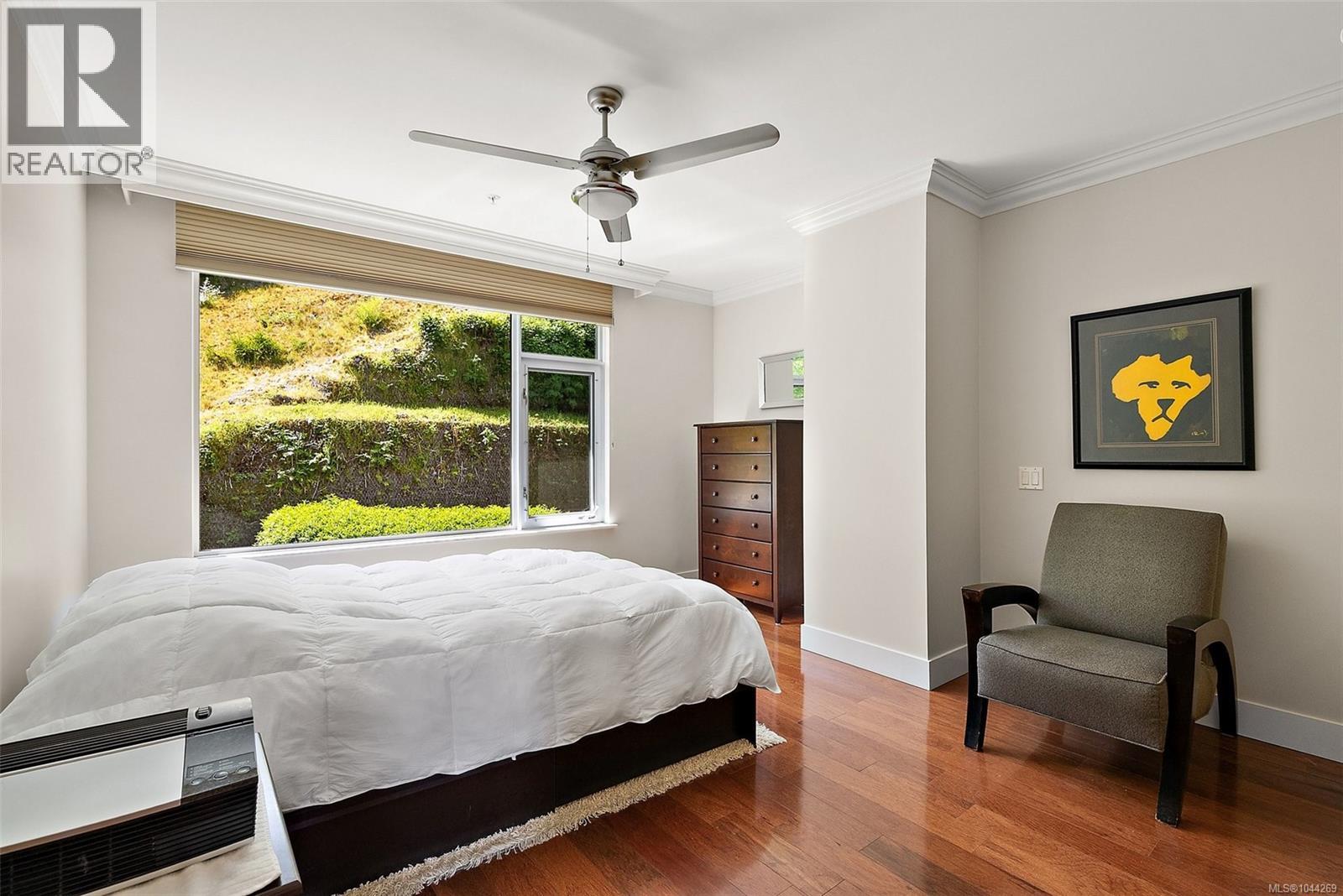 5330 Sayward Hill Cres - 22