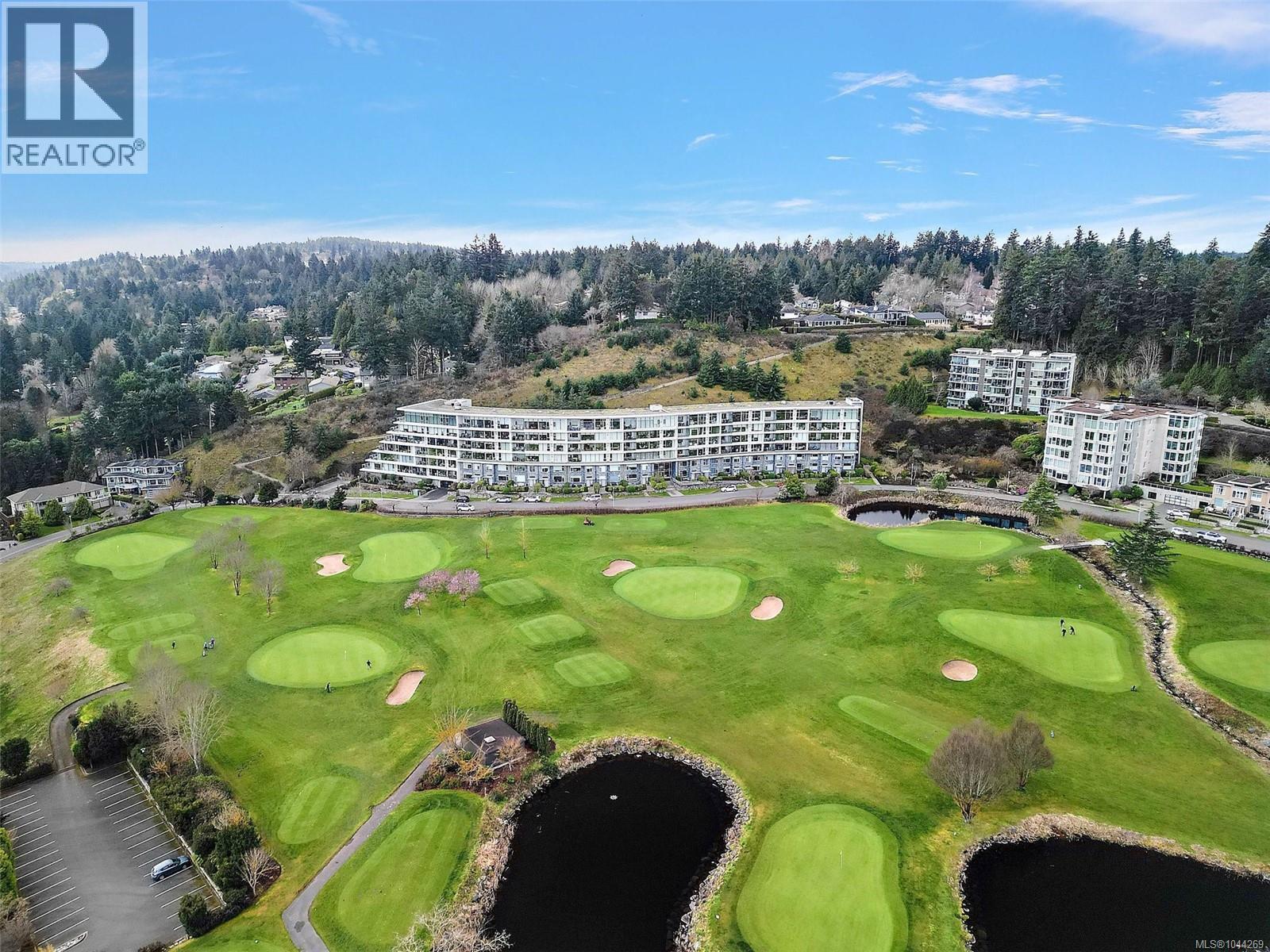 5330 Sayward Hill Cres - 35