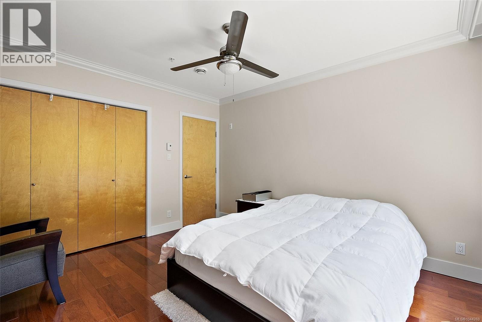 5330 Sayward Hill Cres - 25