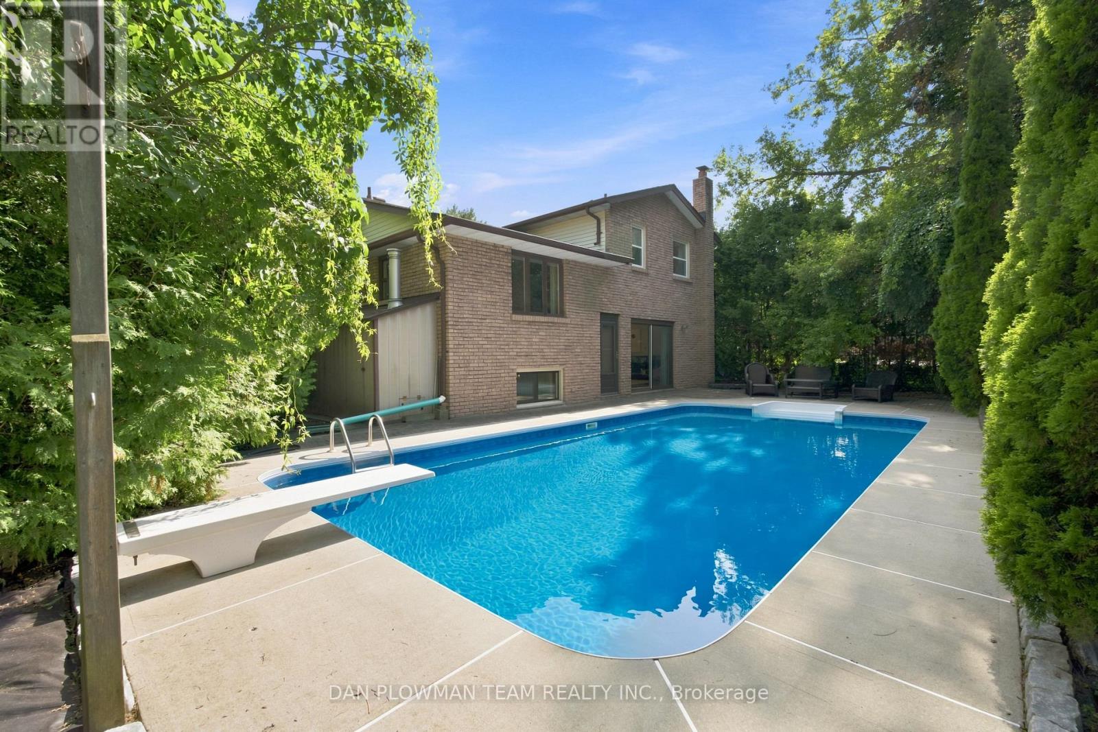 733 TARN COURT - 28