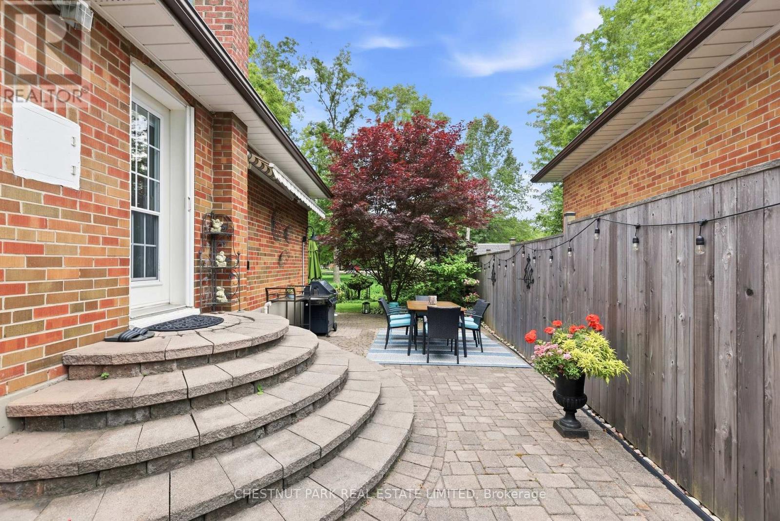 44 FAREHAM CRESCENT - 37