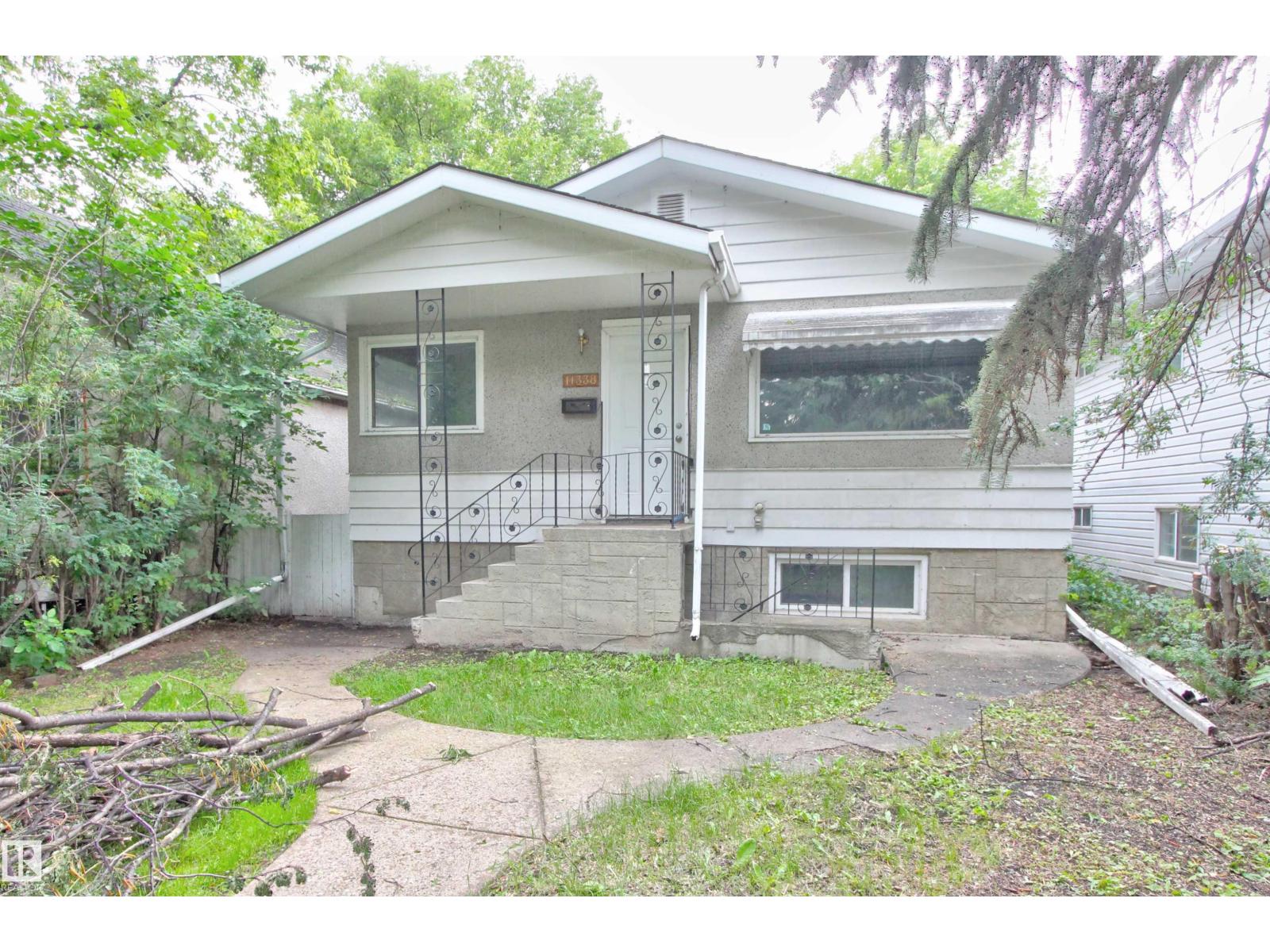 11338 85 ST NW - 1