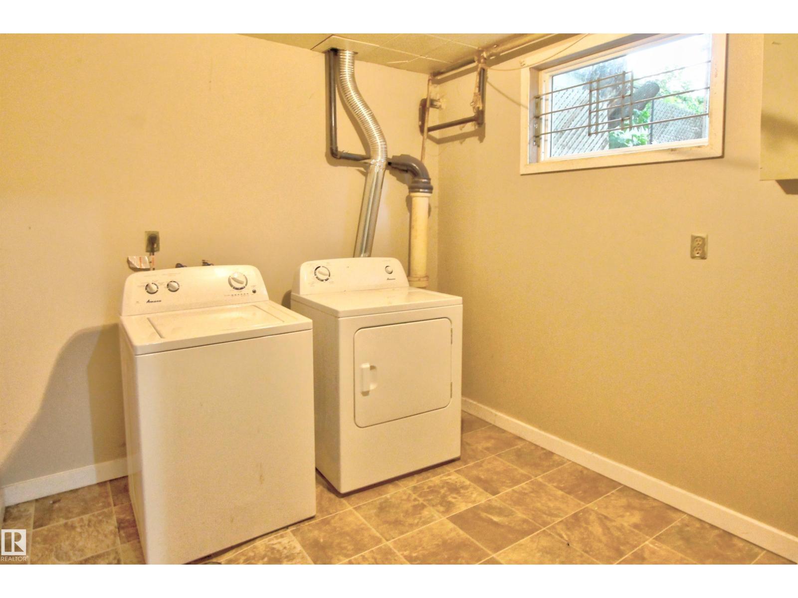 11338 85 ST NW - 23