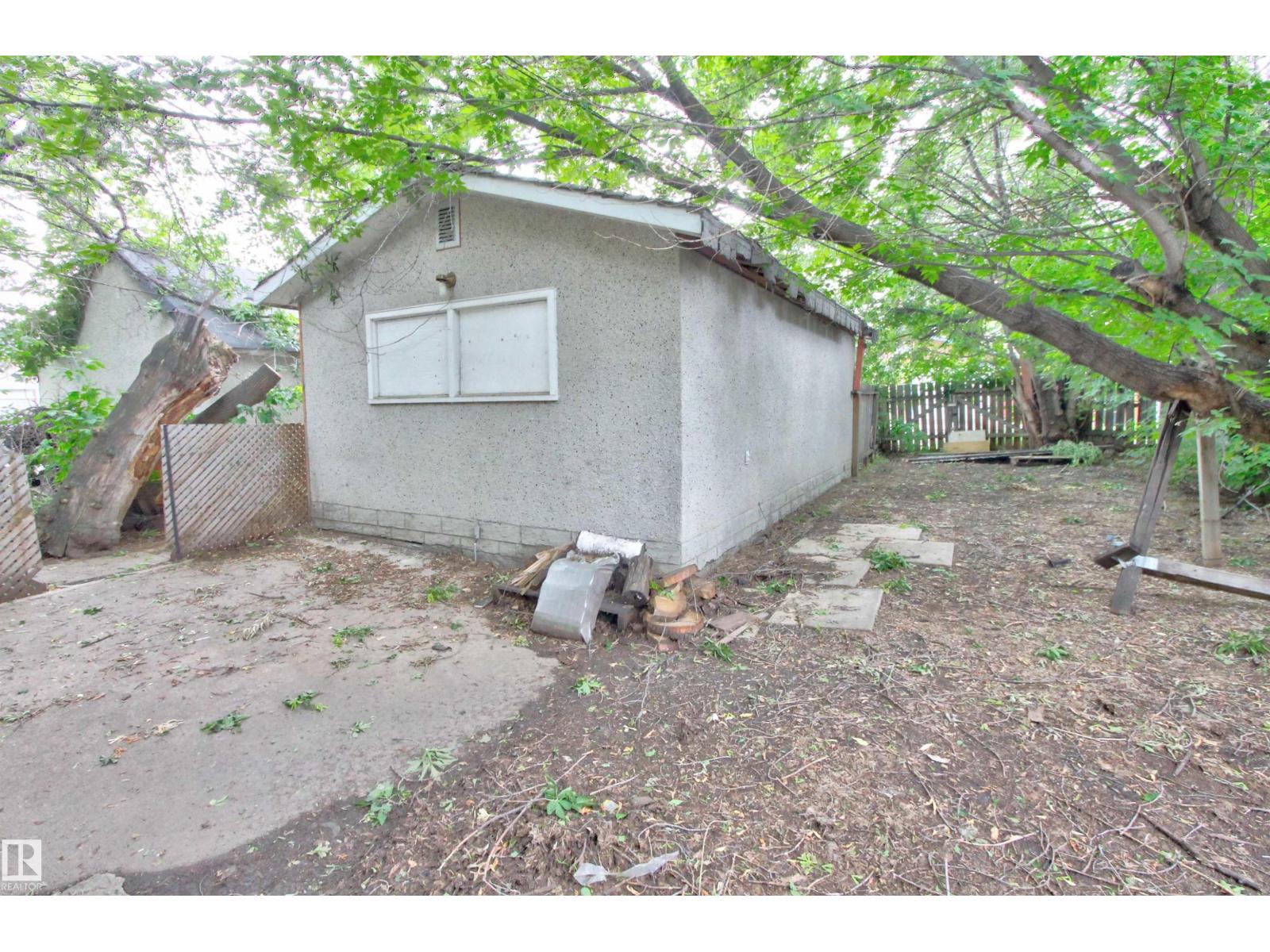 11338 85 ST NW - 24
