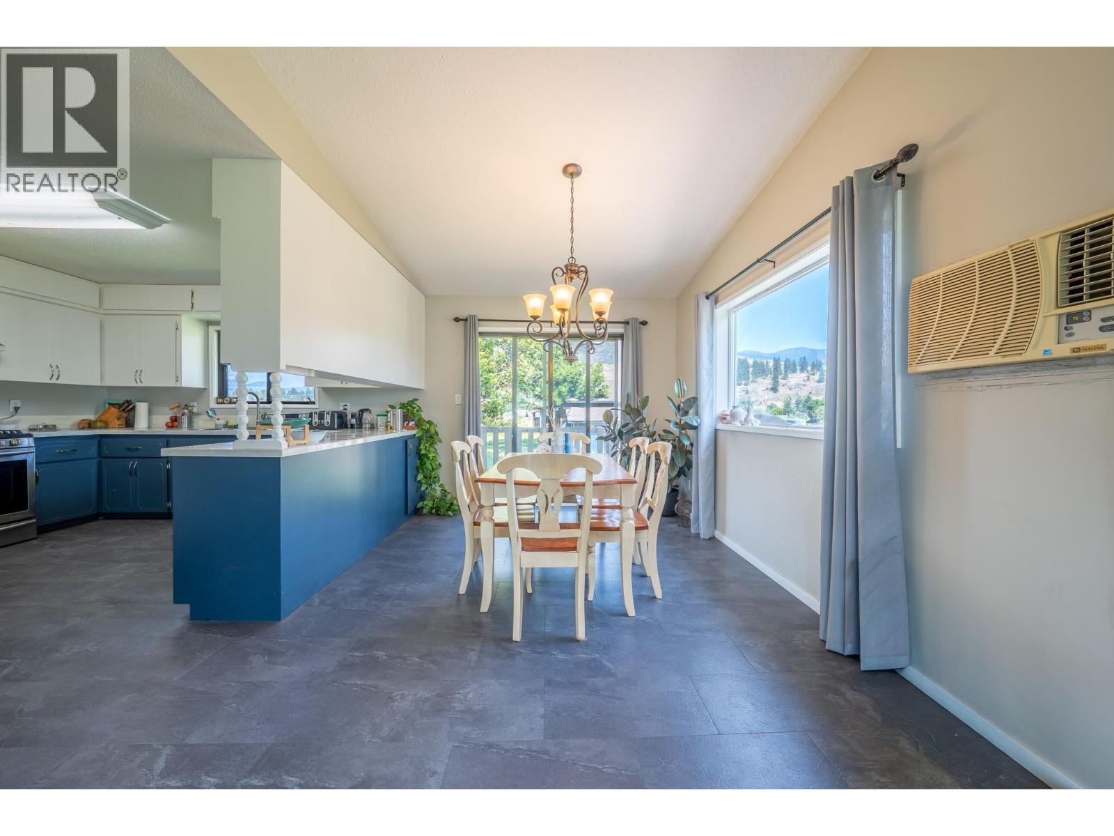 6055 Darcy Road - 23