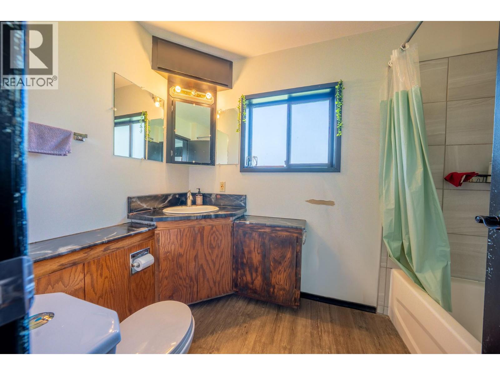6055 Darcy Road - 58